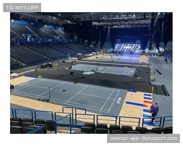 羽毛球公开赛场地风向变化明显，各队重点适应