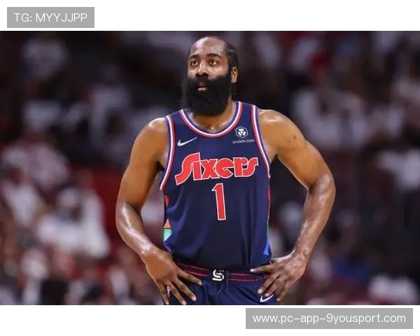 哈登回撤三分命中，76人将比分拉近到只差一球